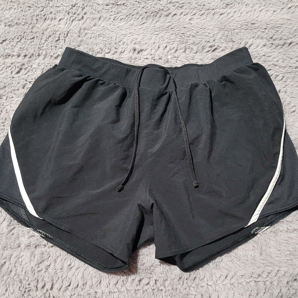 Under Armour Black Women's Loose Fit Athletic Shorts, Size M